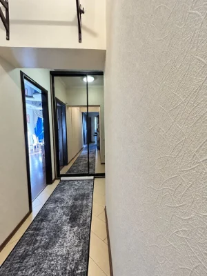 For sale spacious two-bedroom apartment on Dovzhenko Street