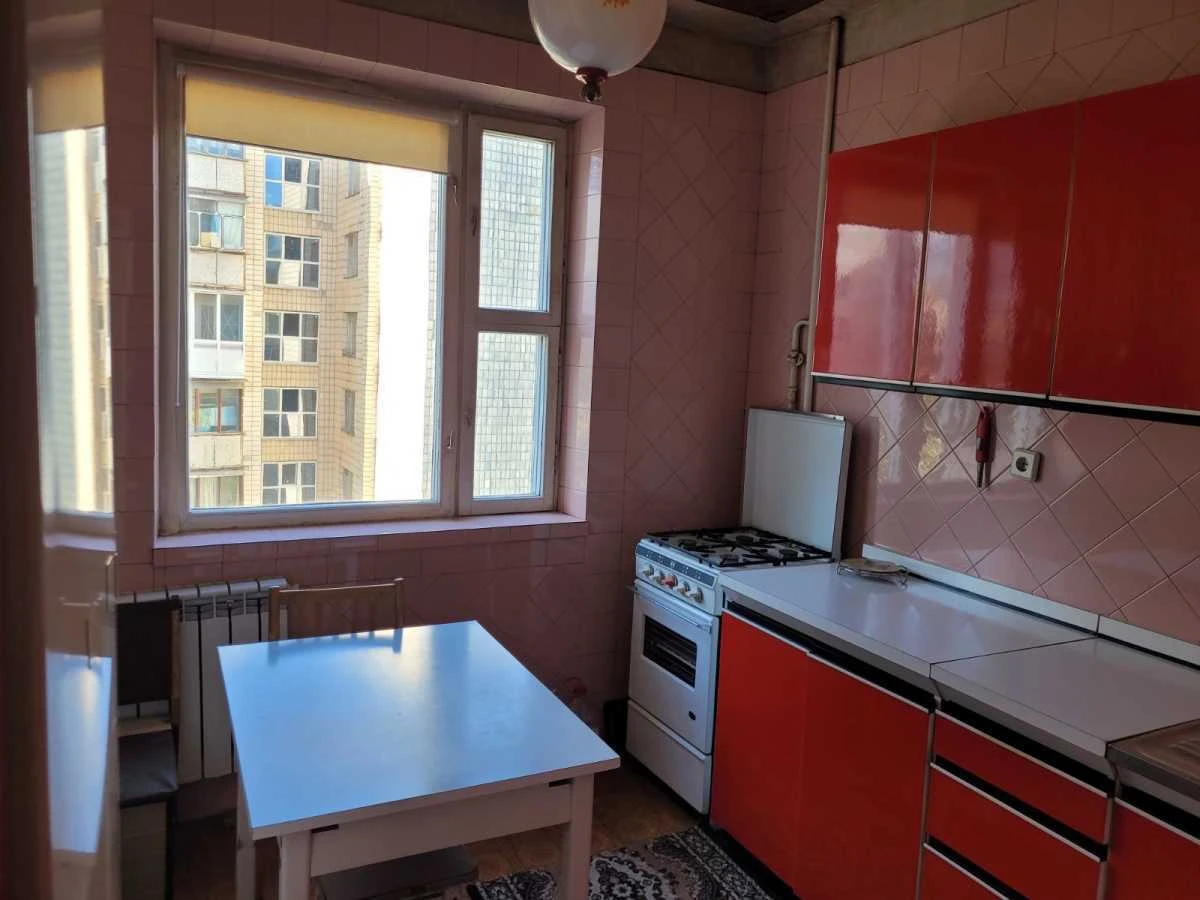 Rent 2-bedroom apartment 52 sq m, Simki Izdikovych St., 4
