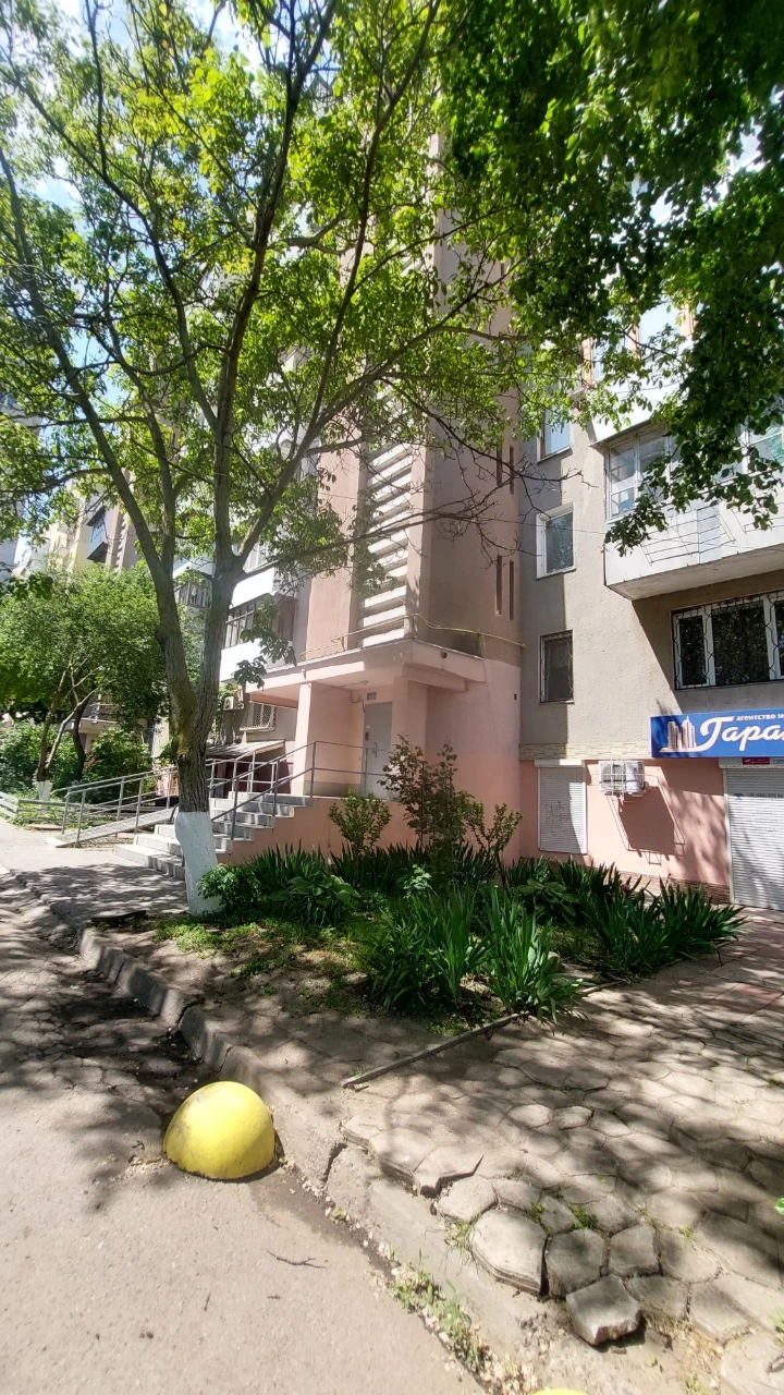 Продажа  2 квартиры  на Вильямса  / Таирова  , 49 м , газ ,