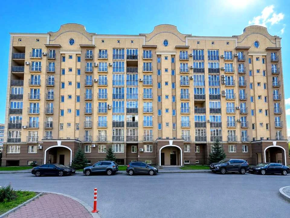 Apartment. Metro logical street, Kyiv.