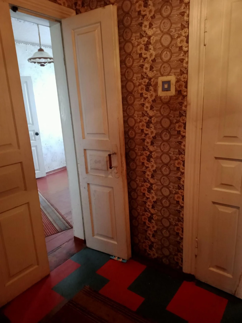 House for sale in the Kavrina area, on Robotichna Street