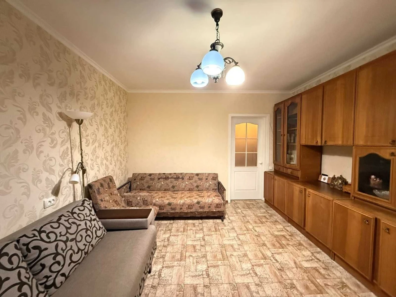 Selling 2-room apartment. Cosmonauts. ATP