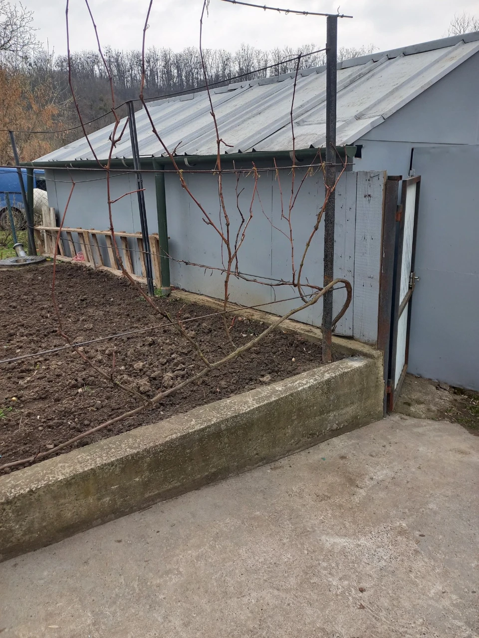 For Sale: Garage without space.