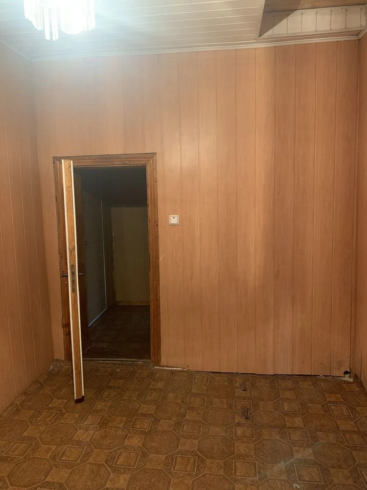 Sale of a two-story garage on Karmeliuk Street