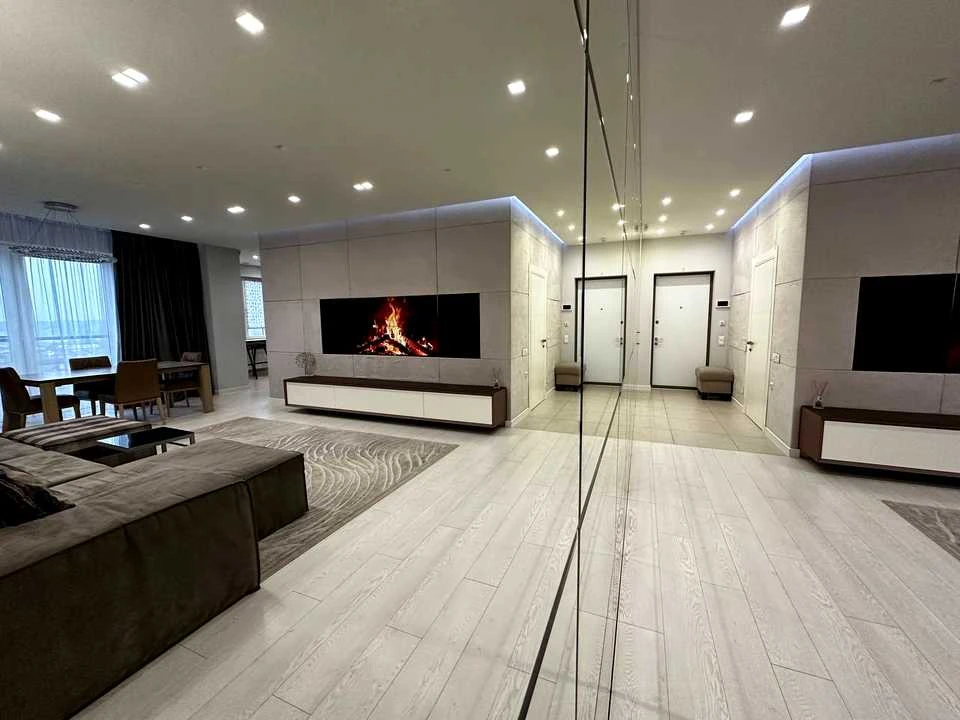 Apartment. Dnipro, Alexander Polya Street