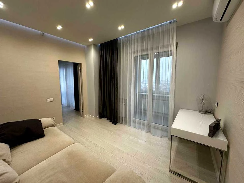 Apartment. Dnipro, Alexander Polya Street