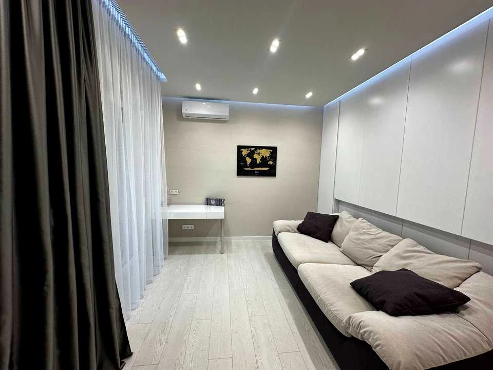 Apartment. Dnipro, Alexander Polya Street
