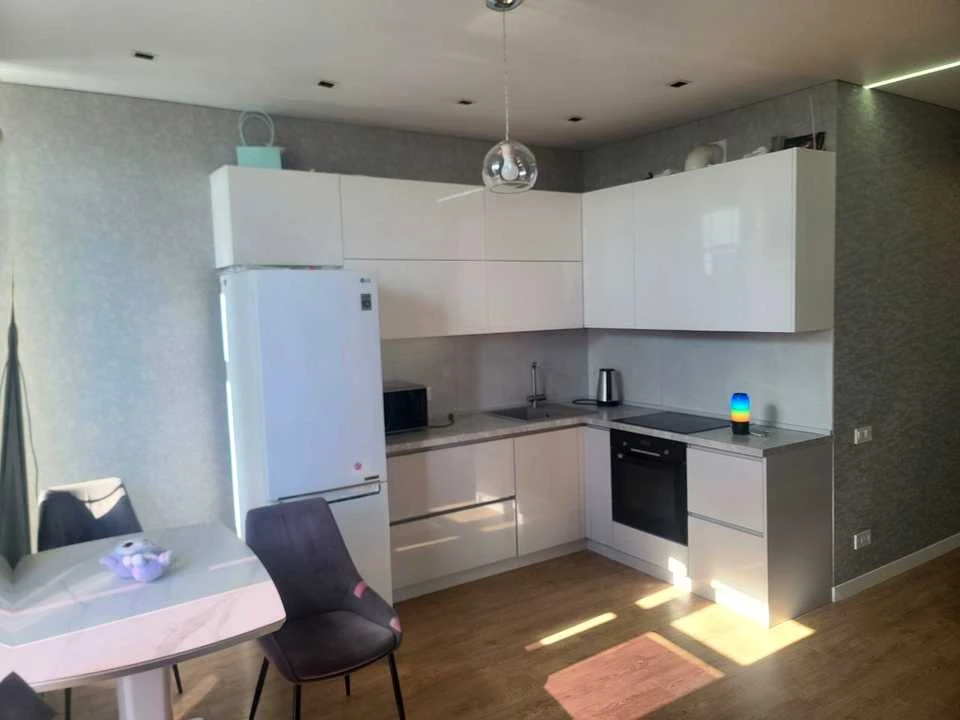 Apartment. Odessa, Lesya Ukrainy Avenue