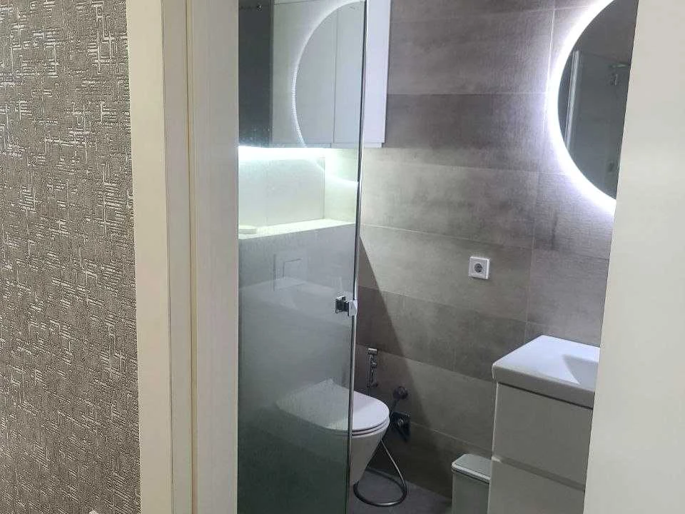 Apartment. Odessa, Lesya Ukrainy Avenue
