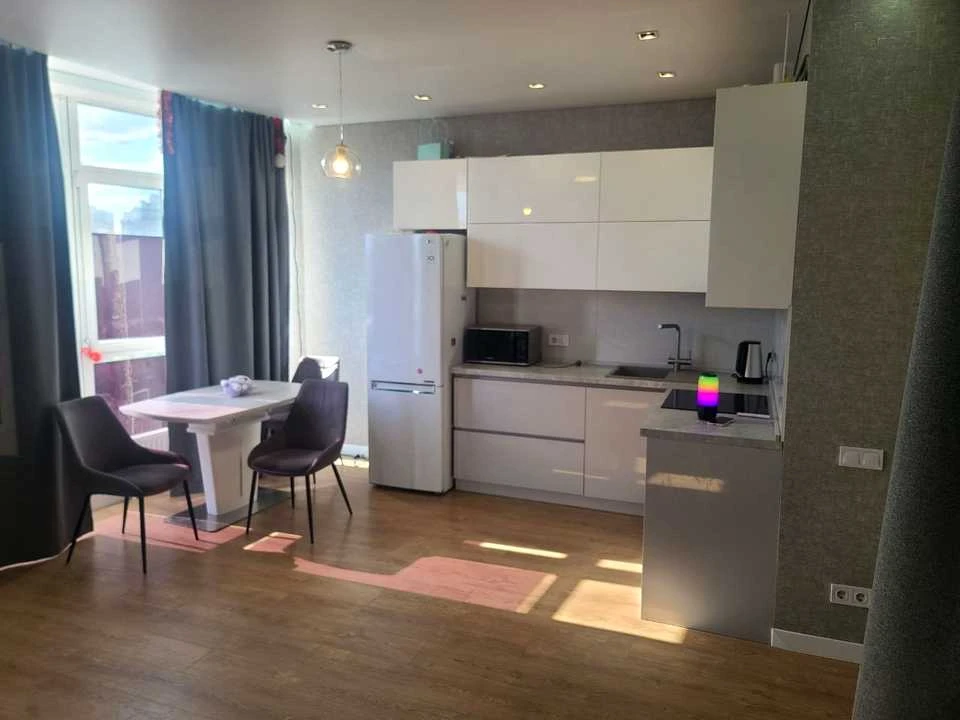 Apartment. Odessa, Lesya Ukrainy Avenue