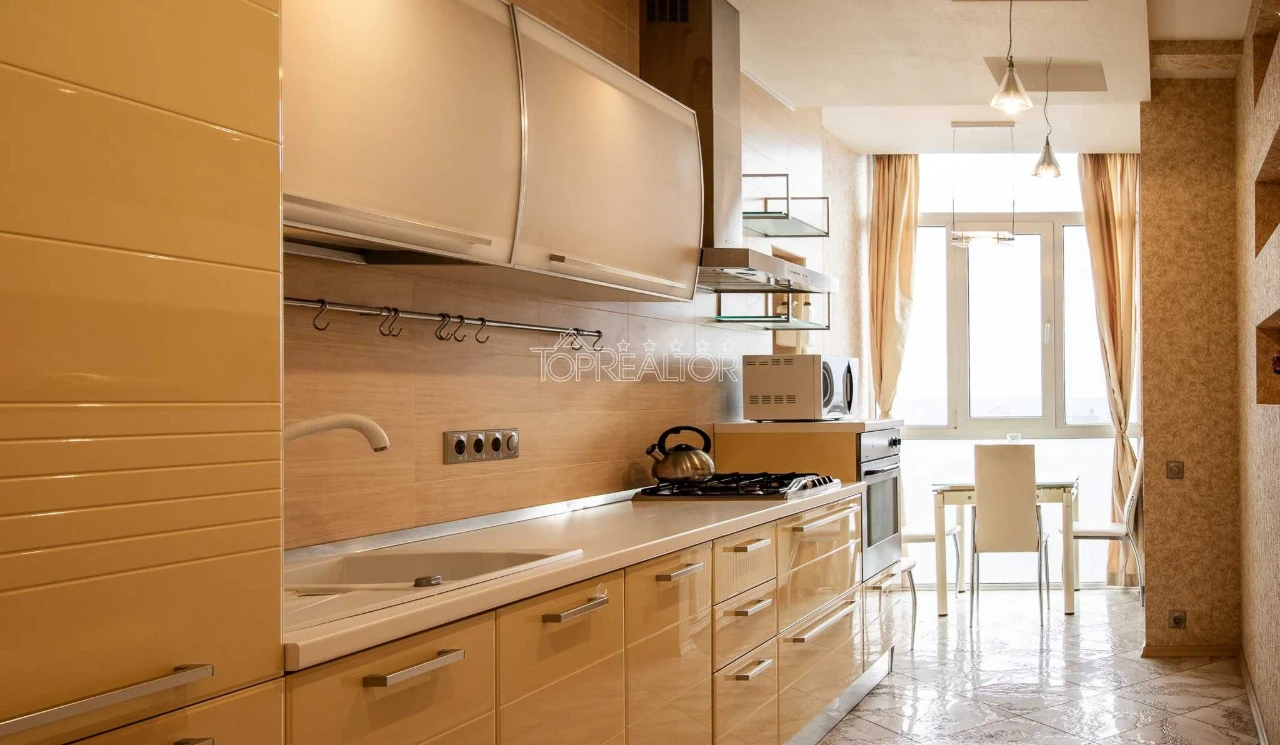 Apartment in ЖК ЯРОСЛАВА МУДРОГО 30А! For Sale: 2-bedroom apartment, 111 m2 + 2 parking spaces in an underground parking as a gift! CENTER! Metro Pushkinskaya! 1 min.