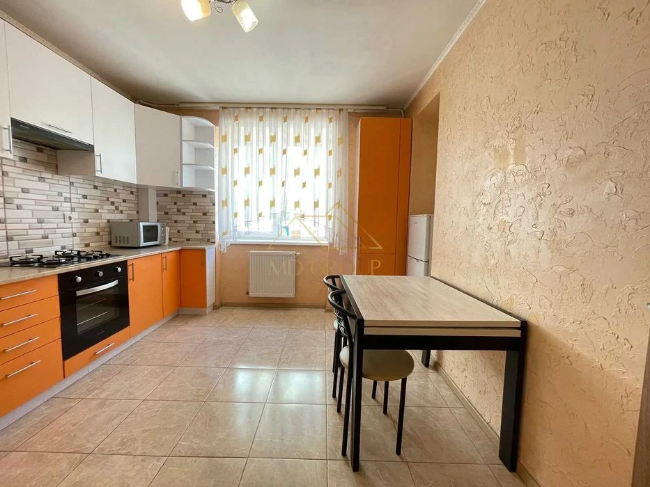 Spacious and bright 1-room apartment for sale in a modern area