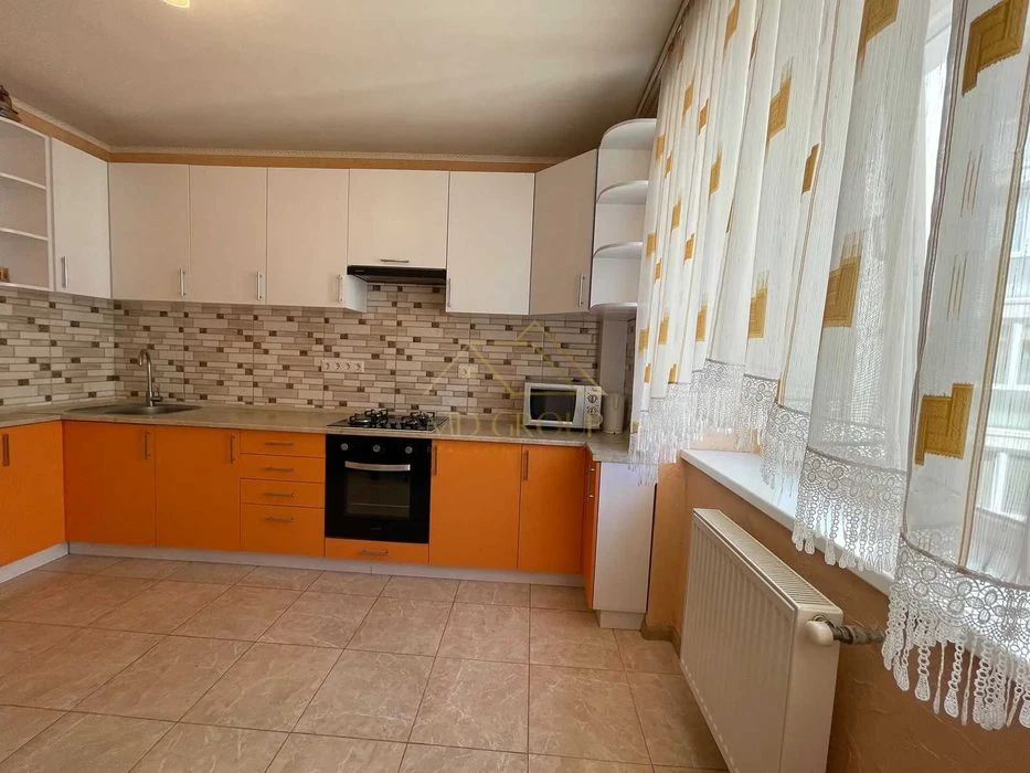 Spacious and bright 1-room apartment for sale in a modern area