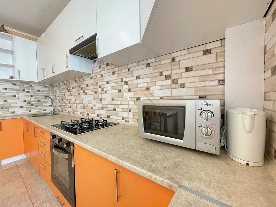 Spacious and bright 1-room apartment for sale in a modern area