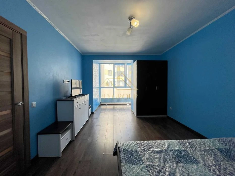 Spacious and bright 1-room apartment for sale in a modern area