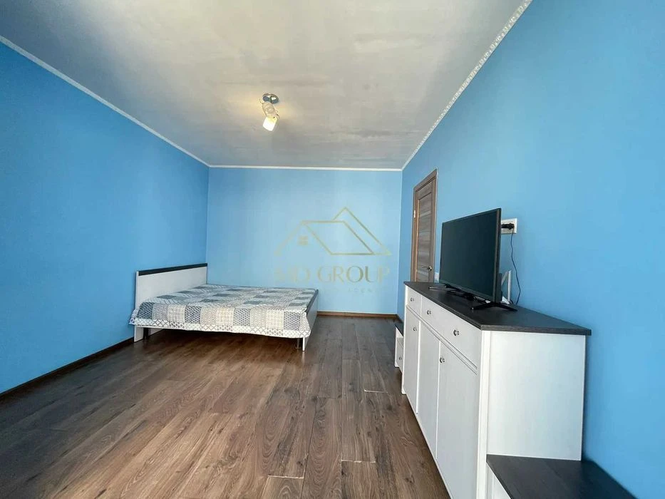 Spacious and bright 1-room apartment for sale in a modern area