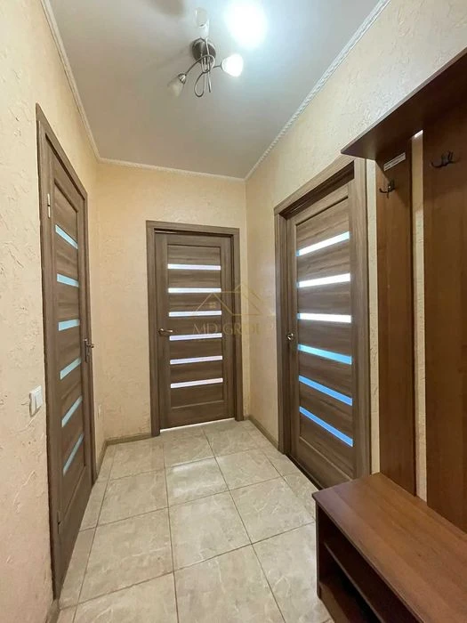 Spacious and bright 1-room apartment for sale in a modern area