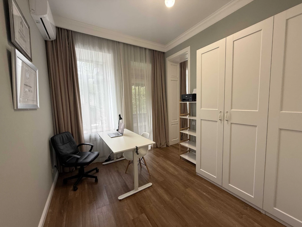 VIP APARTMENT! Bazaar. Center! 122 sq m.