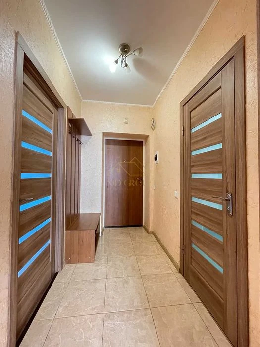 Spacious and bright 1-room apartment for sale in a modern area