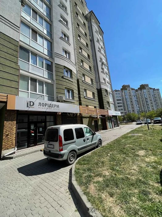 Spacious and bright 1-room apartment for sale in a modern area