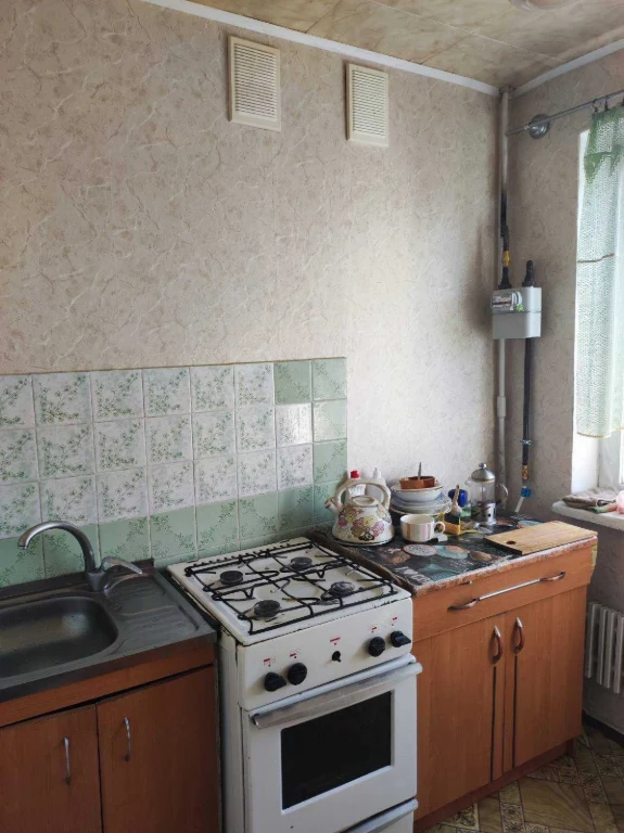 For sale, a real 3-room apartment