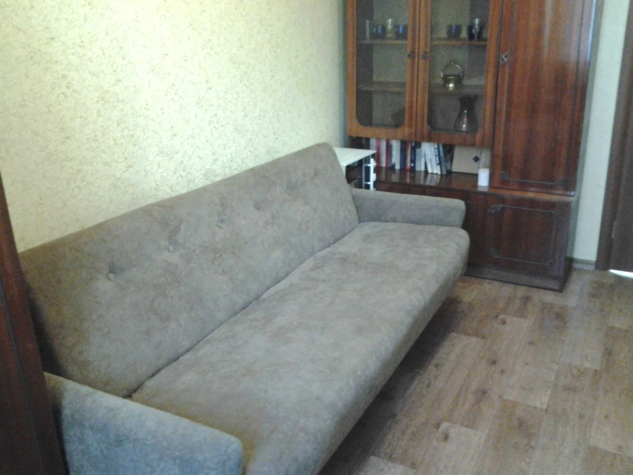 For sale, a real 3-room apartment