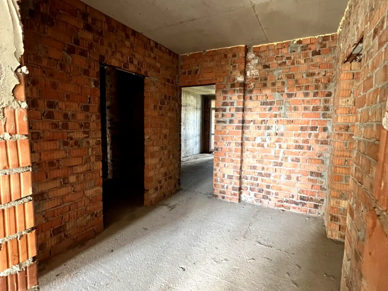 2-room apartment for sale, 65 sq m, 9th floor.