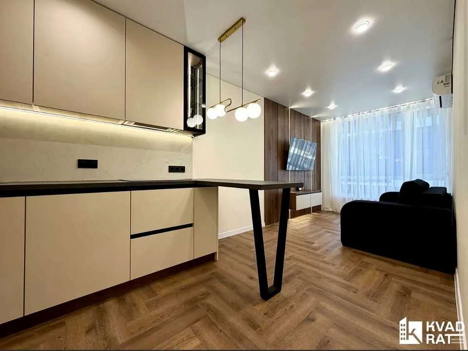 Apartment. Ivano-Frankivsk, Juliana Pelechа Street