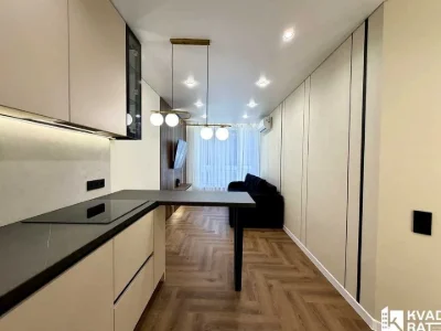 Apartment. Ivano-Frankivsk, Juliana Pelechа Street