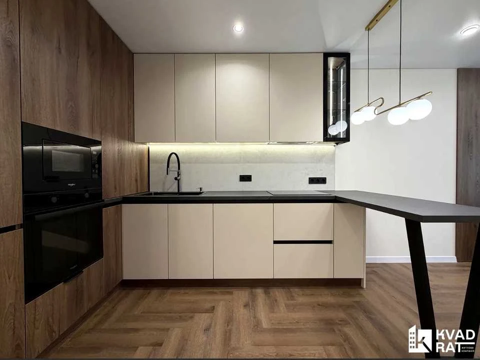 Apartment. Ivano-Frankivsk, Juliana Pelechа Street