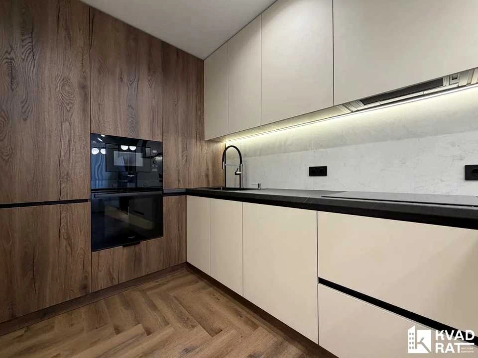 Apartment. Ivano-Frankivsk, Juliana Pelechа Street