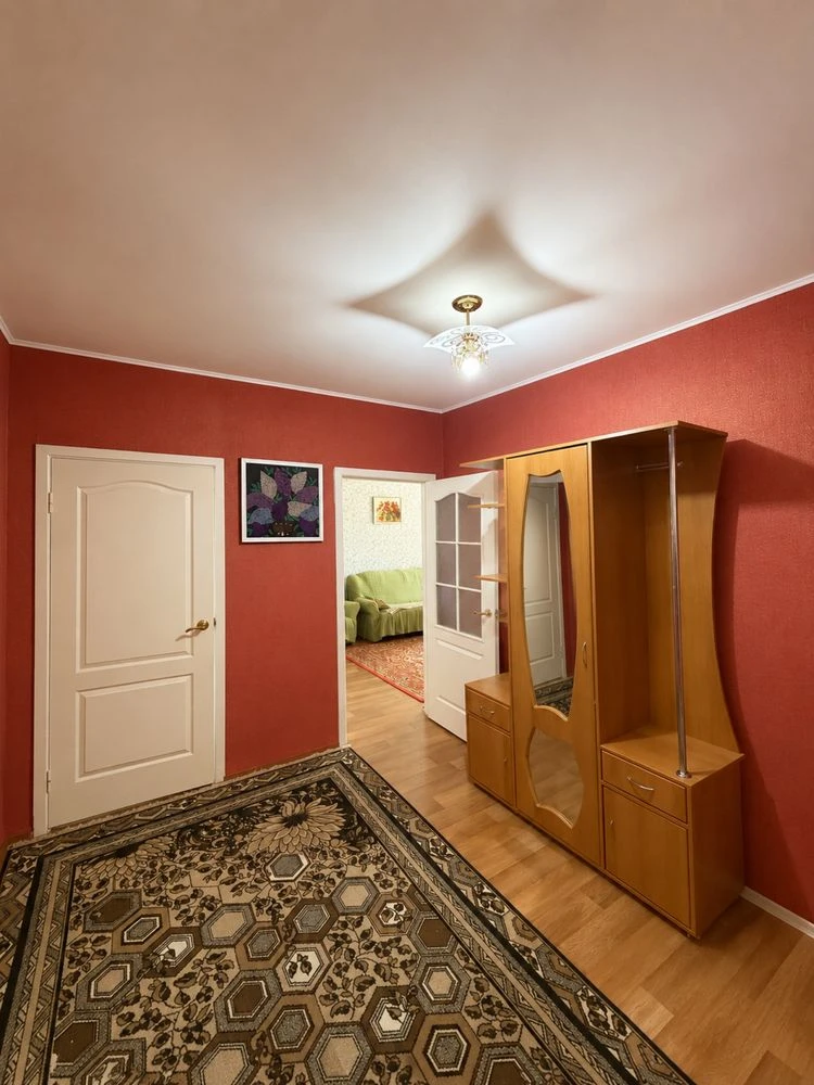 Sale of a 3-bedroom apartment on Streletska Naborona