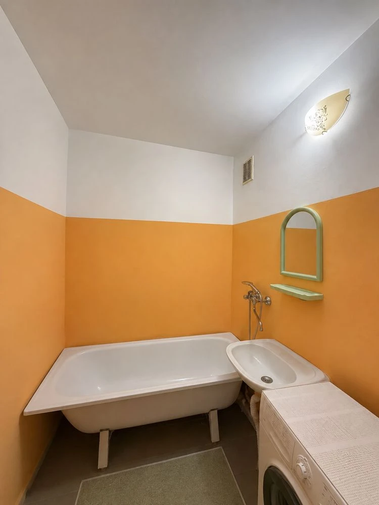 Sale of a 3-bedroom apartment on Streletska Naborona