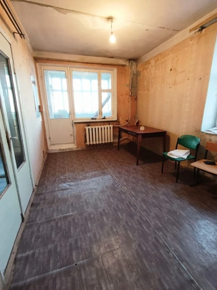For Sale: 1-Bedroom Apartment for Renovation