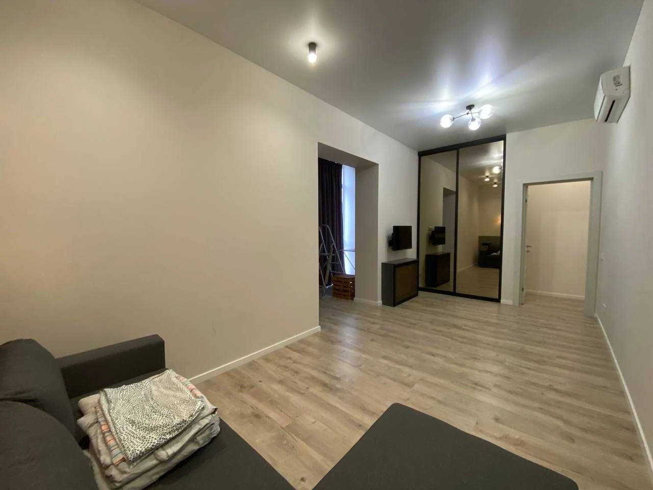 Two-bedroom apartment for sale, from the owner, with a large terrace