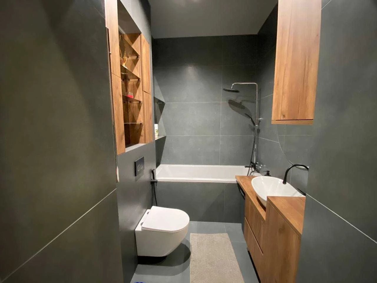 Two-bedroom apartment for sale, from the owner, with a large terrace