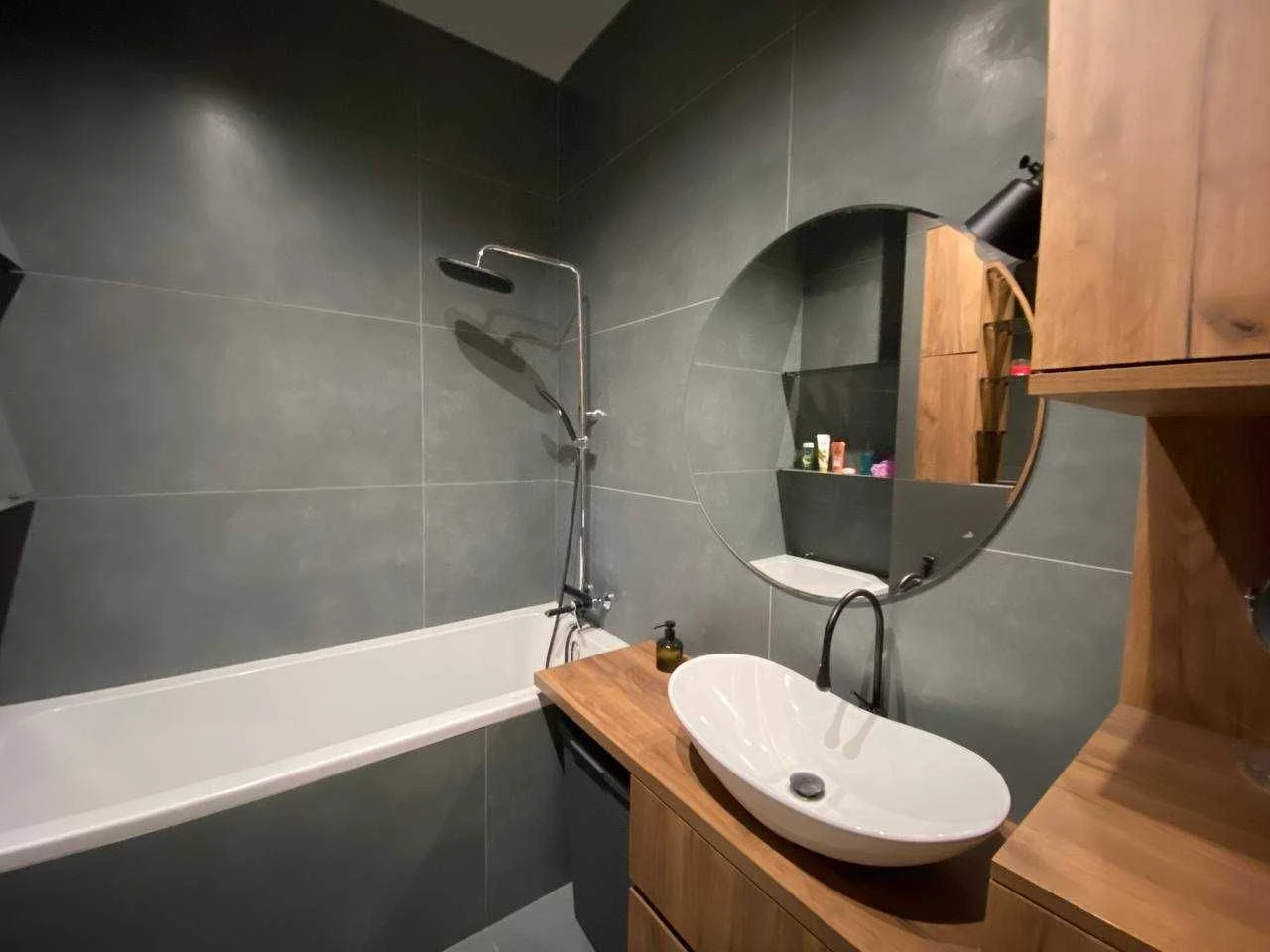 Two-bedroom apartment for sale, from the owner, with a large terrace