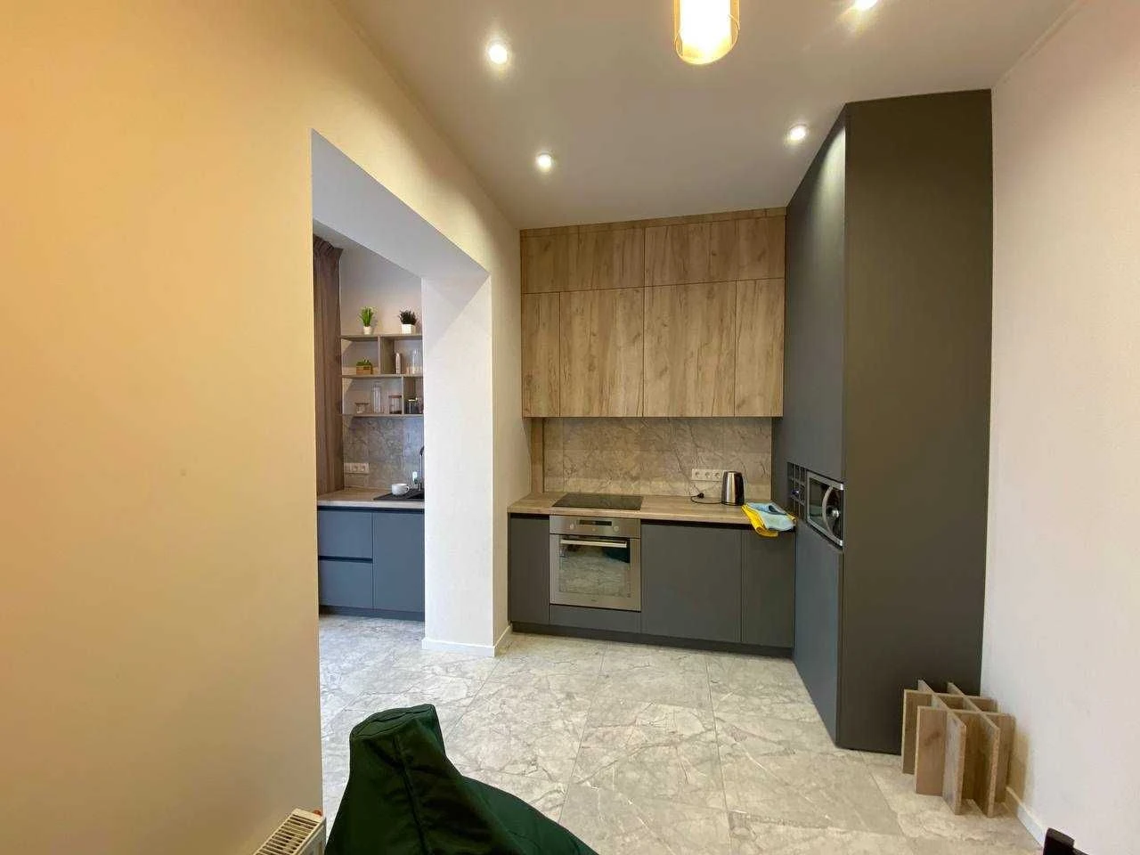 Two-bedroom apartment for sale, from the owner, with a large terrace