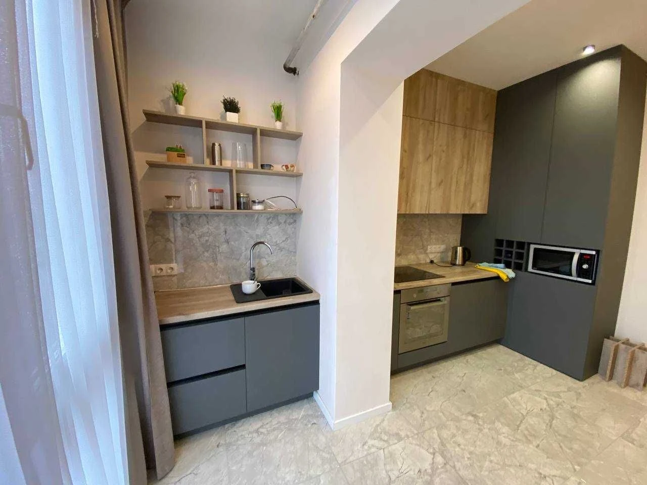 Two-bedroom apartment for sale, from the owner, with a large terrace