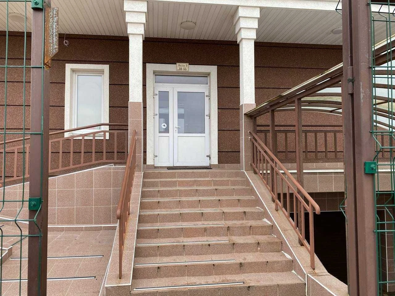 Two-bedroom apartment for sale, from the owner, with a large terrace