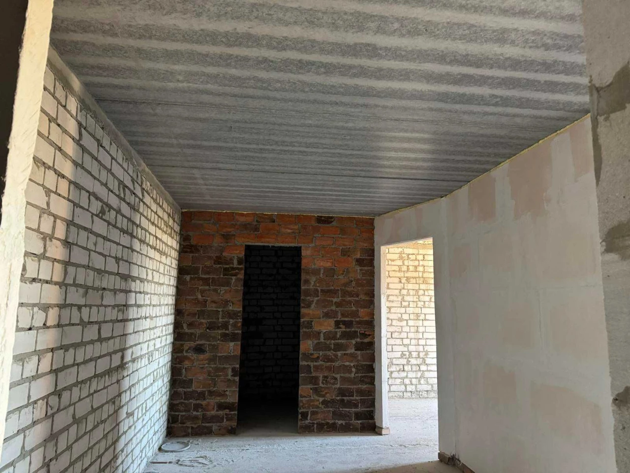 Large 1-Bedroom Apartment in "Andorra" Residence
