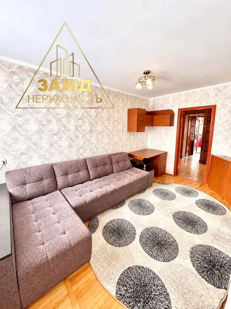 Well-maintained 3-room apartment 69.3 m² on Krovchuka Street near the gymnasium