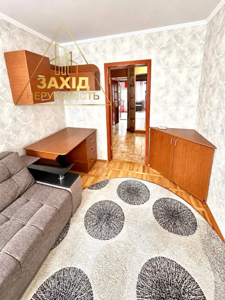 Well-maintained 3-room apartment 69.3 m² on Krovchuka Street near the gymnasium