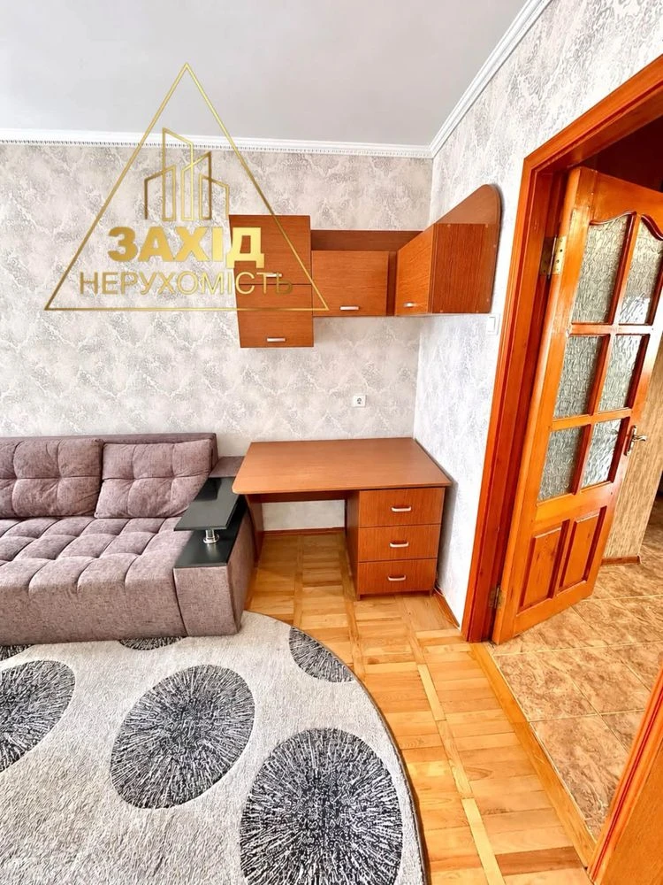 Well-maintained 3-room apartment 69.3 m² on Krovchuka Street near the gymnasium