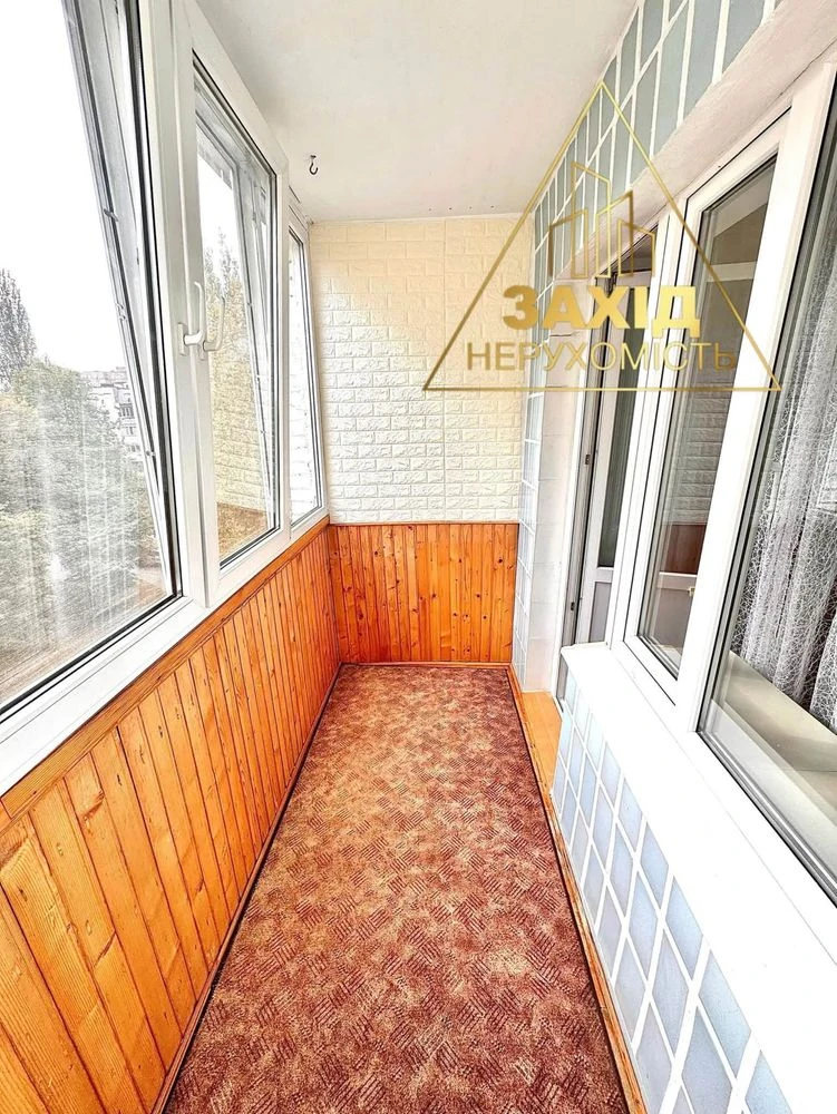 Well-maintained 3-room apartment 69.3 m² on Krovchuka Street near the gymnasium