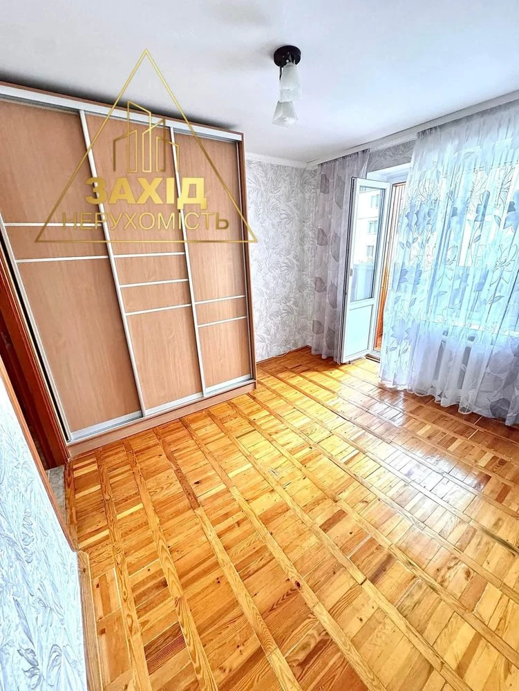 Well-maintained 3-room apartment 69.3 m² on Krovchuka Street near the gymnasium