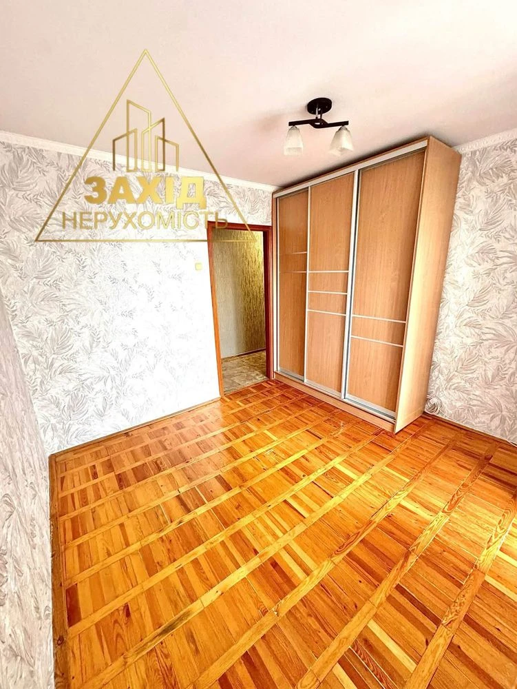 Well-maintained 3-room apartment 69.3 m² on Krovchuka Street near the gymnasium