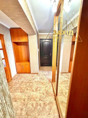 Well-maintained 3-room apartment 69.3 m² on Krovchuka Street near the gymnasium