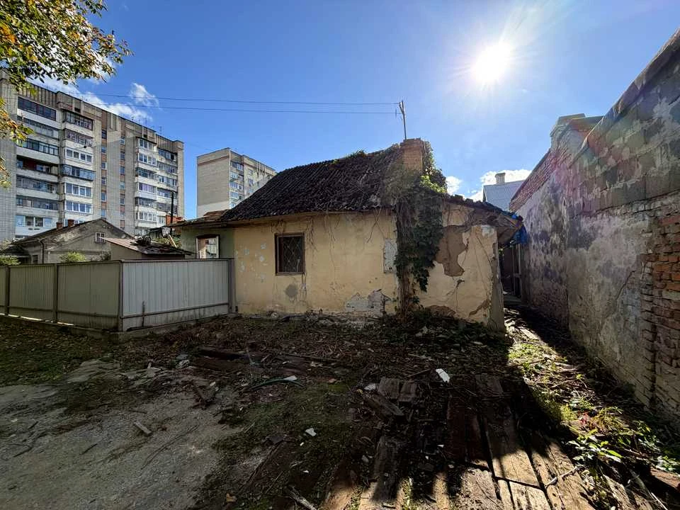 Ділянка. Львів, Розлога