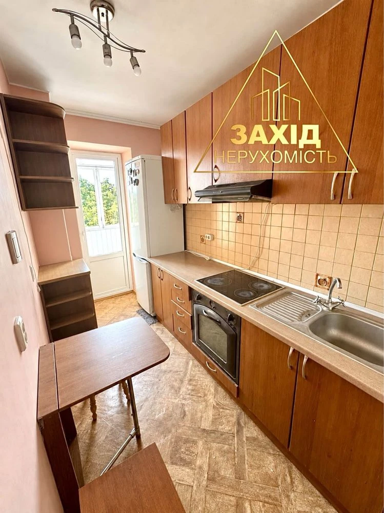 Two-room apartment 45.5 sq m on Молоді Street near the Northern Market